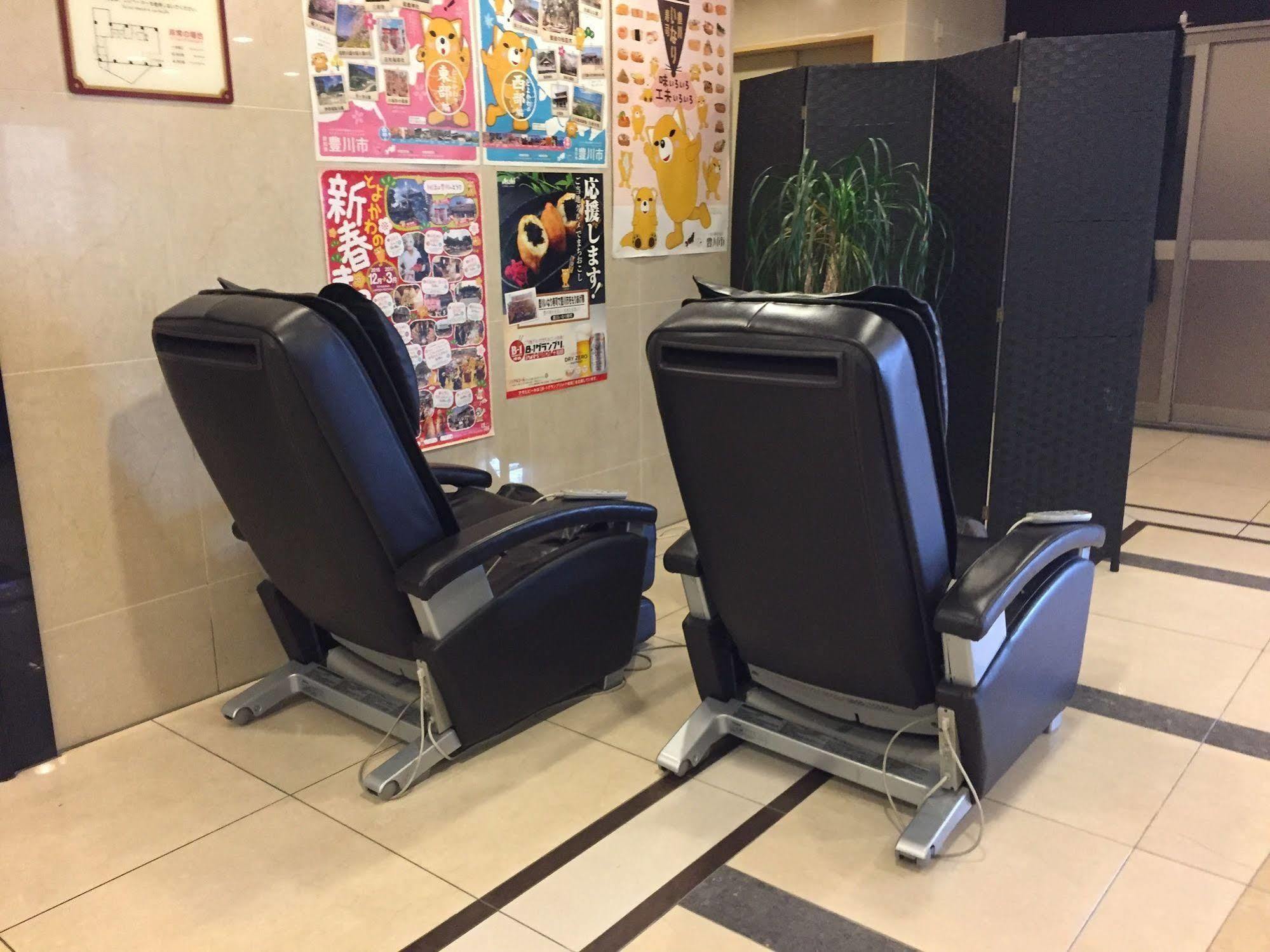 Hotel Crown Hills Toyokawa Exterior foto