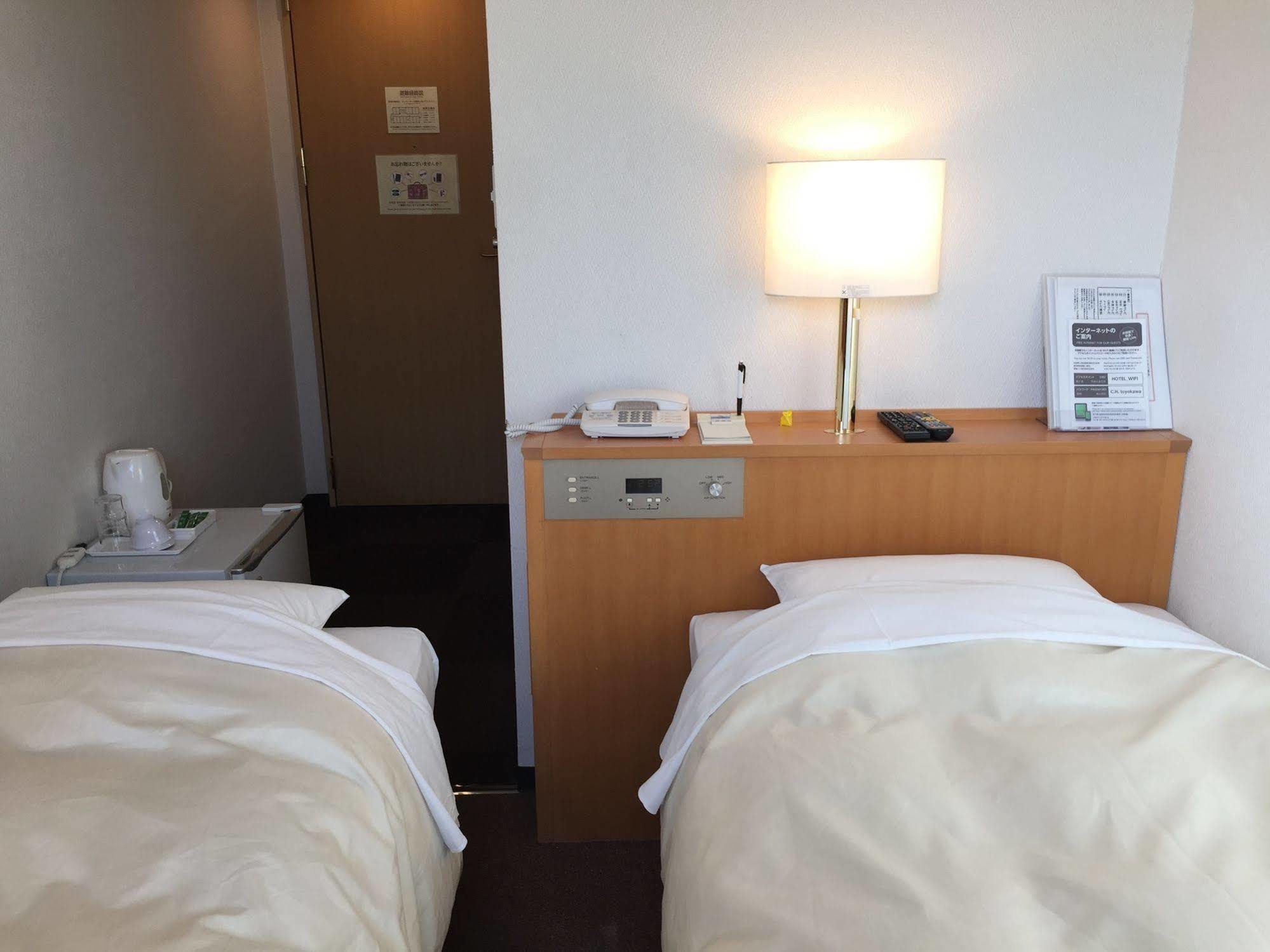Hotel Crown Hills Toyokawa Exterior foto